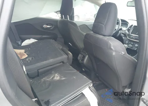 2016 Jeep Cherokee Latitude z USA, uszkodzony, nr VIN 1C4PJMCS5GW206325